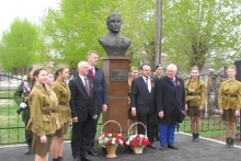 Установка бюстов в Кинель-Черкасском районе