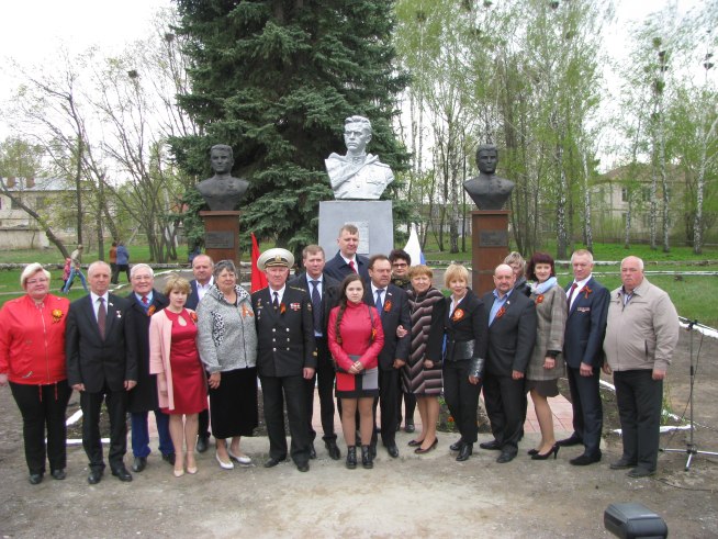 Установка бюстов в Кинель-Черкасском районе